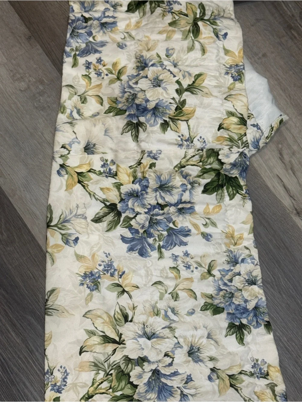 Vtg Laura Ashley Blouson Valances Set 4 85 X15 JOSEPHINE Floral cream blue green